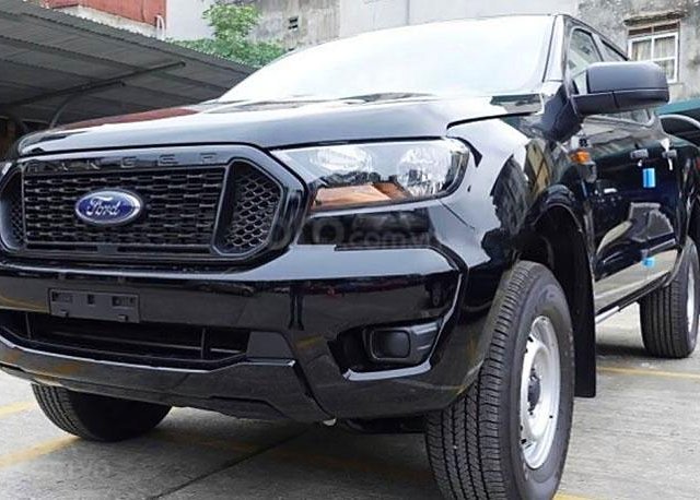 Bán Ford Ranger XL 4x4 năm 2020, màu đen, xe nhập, 575 triệu