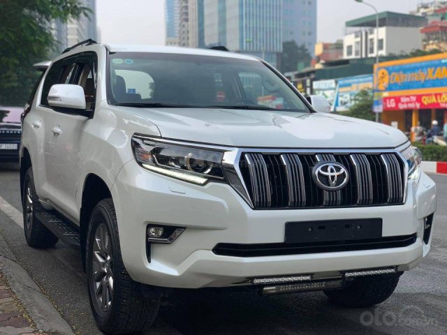 Toyota Prado màu trắng SX 2019 ĐK T4/2019, giá tốt