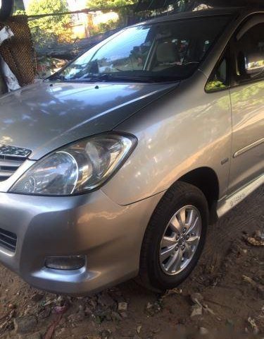 Bán Toyota Innova năm 2011, xe nhập