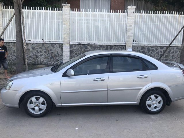 Cần bán xe Chevrolet Lacetti năm sản xuất 2011 còn mới, giá chỉ 175 triệu0