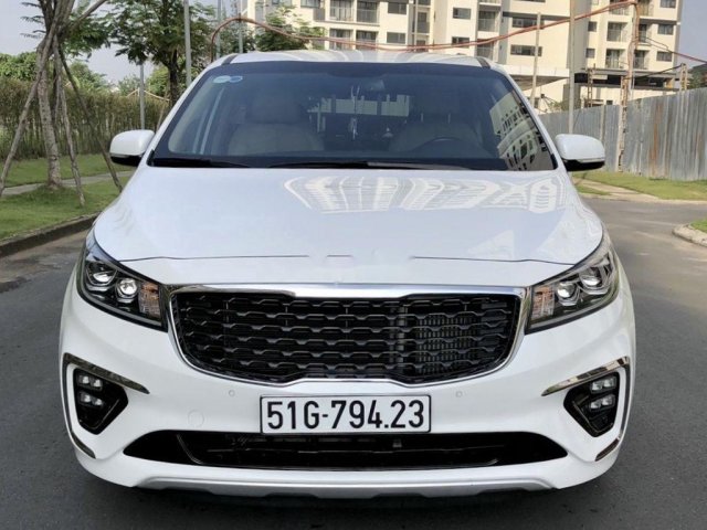 Cần bán gấp Kia Sedona năm 2019, màu trắng