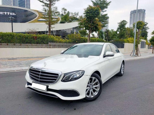 Bán Mercedes E class năm sản xuất 2016 còn mới0