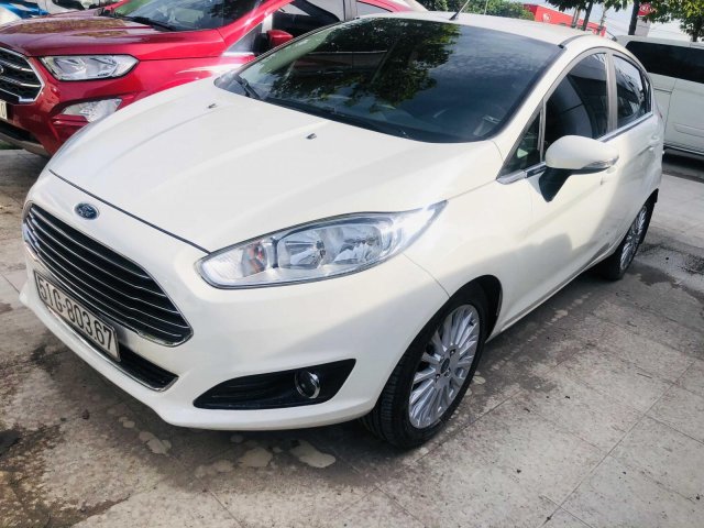 Xe Ford Fiesta năm 2018, màu Trắng chỉnh chủ giá chỉ 470 triệu đồng0