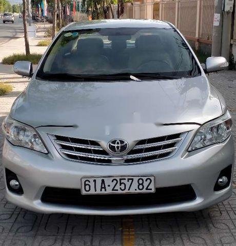 Cần bán gấp Toyota Corolla Altis sản xuất năm 2011 còn mới0