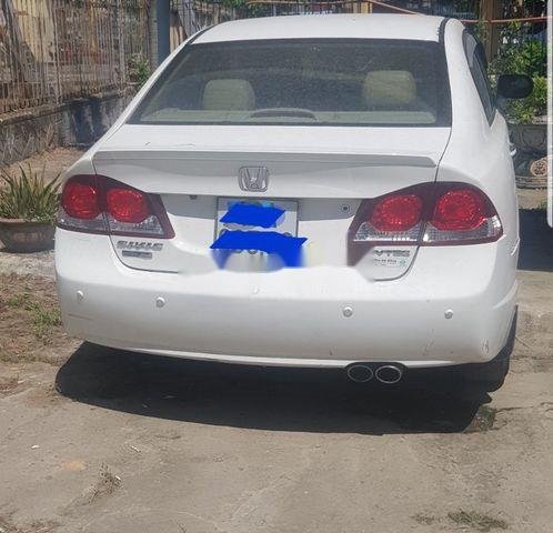 Bán Honda Civic năm 2011, màu trắng0