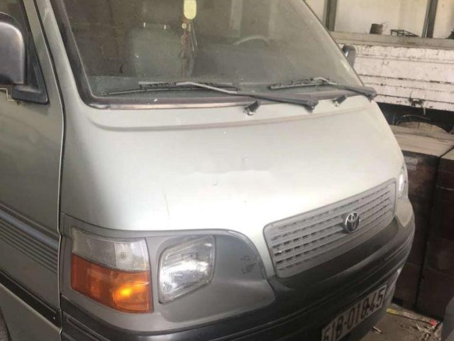 Cần bán Toyota Hiace sản xuất năm 2005, 135tr