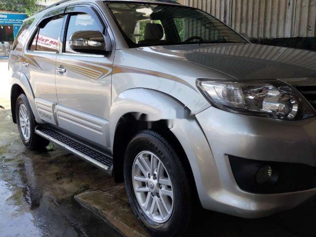 Xe Toyota Fortuner 2012, màu bạc, giá 585tr0