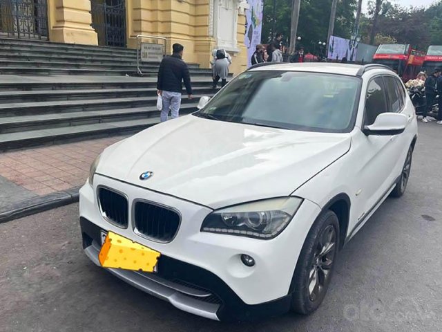 Cần bán xe BMW X1 sản xuất năm 2010, màu trắng, nhập khẩu nguyên chiếc còn mới giá cạnh tranh0