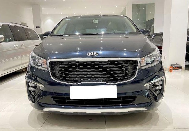 Bán Kia Sedona năm sản xuất 2018, màu xanh lam còn mới, giá 980tr