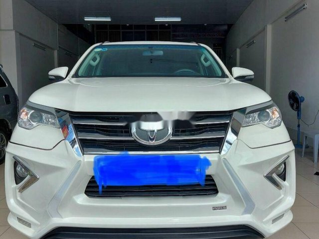 Cần bán Toyota Fortuner sản xuất năm 2017, màu trắng, nhập khẩu 