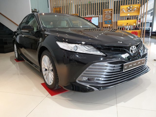 Toyota Camry 2020 - giảm giá sâu kèm nhiều PK chính hãng - giao xe ngay