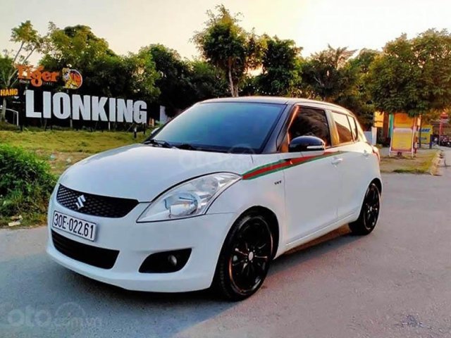 Bán xe Suzuki Swift sản xuất năm 2016, màu trắng chính chủ, giá tốt0