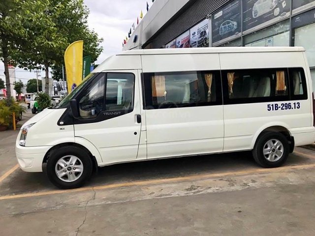 Cần bán xe Ford Transit 2019, màu trắng chính chủ0