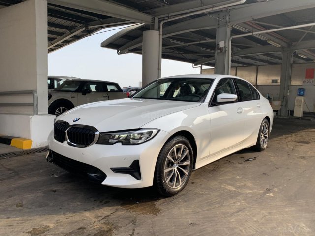 BMW 320i Sportline - Huyền thoại sedan thể thao BMW - chỉ từ 1 tỷ 899, KM hơn 100 triệu đồng