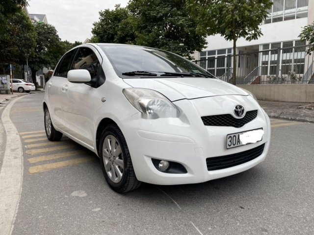 Cần bán xe Toyota Yaris năm 2009, màu trắng chính chủ, 295 triệu0