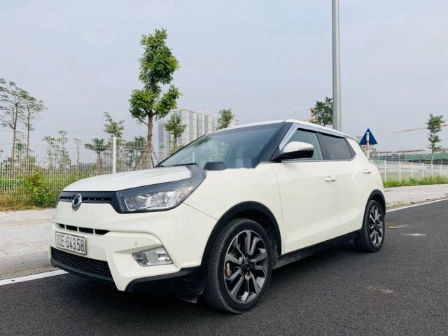 Cần bán Ssangyong TiVoLi đời 2016, màu trắng, nhập khẩu, 470 triệu0