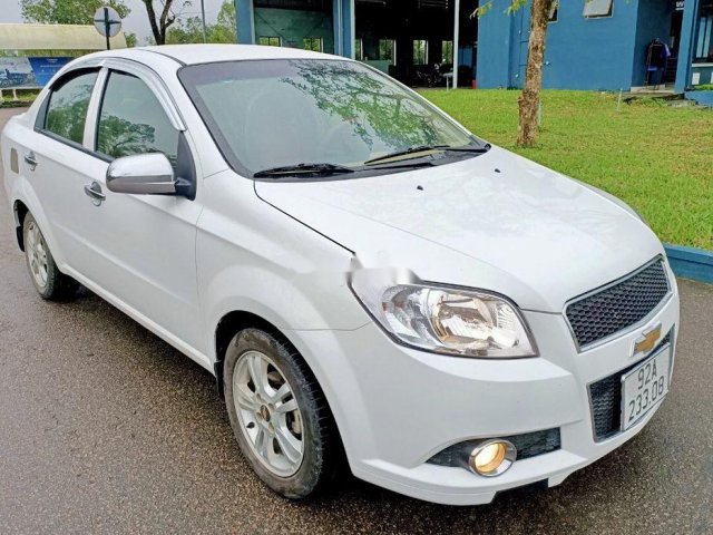 Cần bán Chevrolet Aveo sản xuất 2015, giá cực ưu đãi