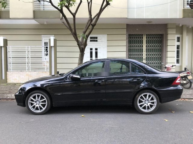 Cần bán xe Mercedes C180 đời 2004, màu đen, nhập khẩu0