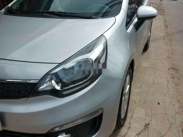 Cần bán Kia Rio đời 2016, màu bạc, xe nhập0