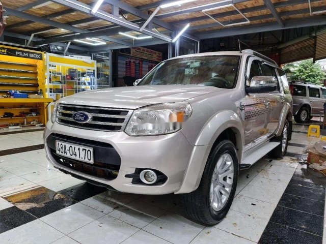 Cần bán Ford Everest đời 2013, màu bạc, xe nhập chính chủ