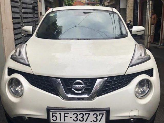 Cần bán lại xe Nissan Juke 1.6 AT sản xuất 2015, màu trắng, nhập khẩu0