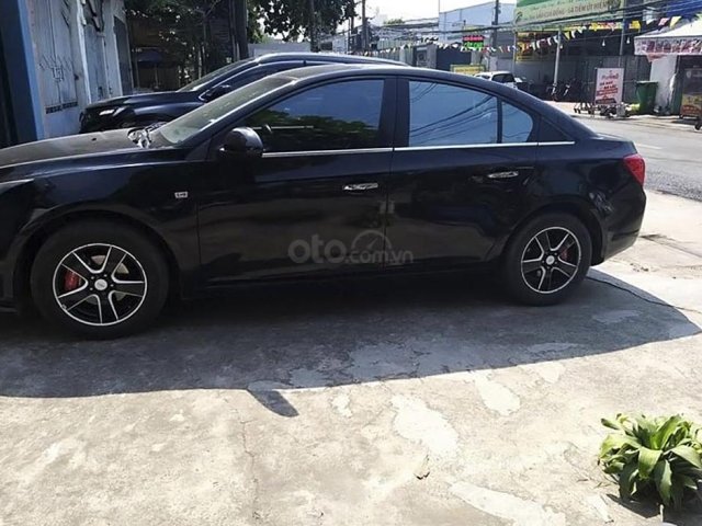 Xe Chevrolet Cruze sản xuất năm 2010, màu đen0