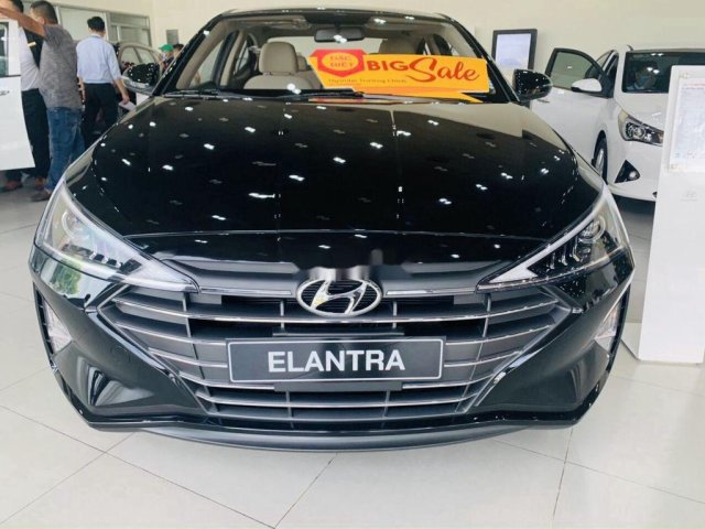 Bán ô tô Hyundai Elantra năm 2019, giá tốt, xe chính chủ