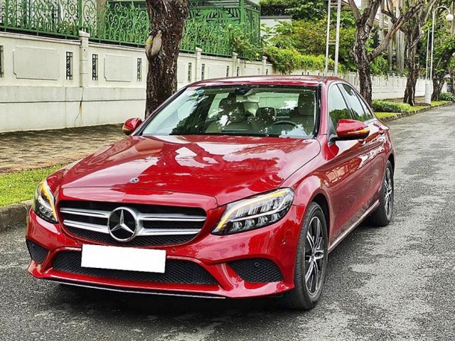 Cần bán lại xe Mercedes C180 năm 2019, màu đỏ0