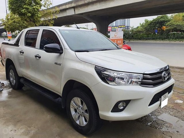 Cần bán xe Toyota Hilux năm 2019, màu trắng, xe nhập chính chủ, giá 595tr0