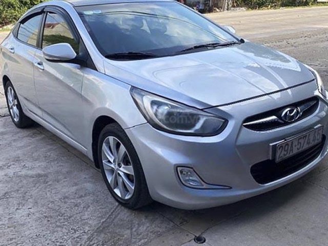 Cần bán lại xe Hyundai Accent năm 2012, màu bạc, nhập khẩu0