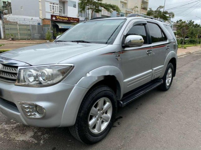 Cần bán gấp Toyota Fortuner năm sản xuất 2009 còn mới, giá chỉ 495 triệu