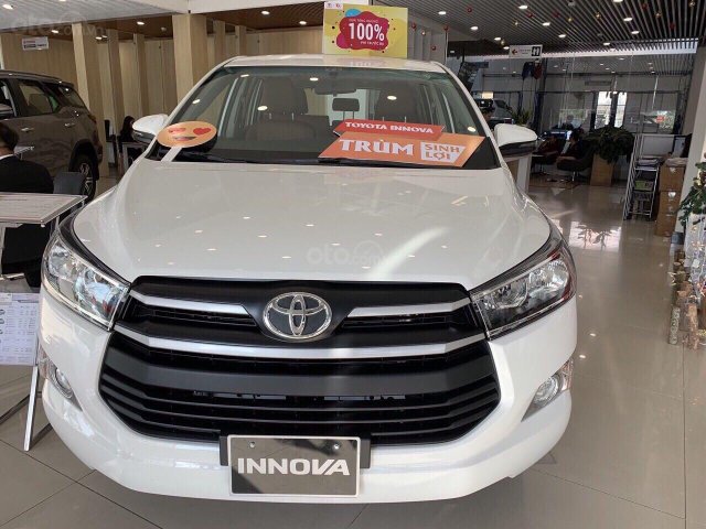 Chỉ 746 triệu là có xe Innova 2.0E lăn bánh0