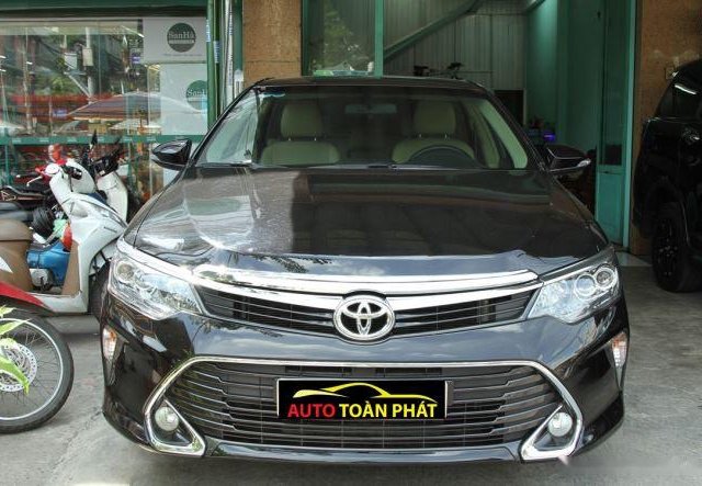 Cần bán Toyota Camry 2.0E 2019, màu đen, xe nhập