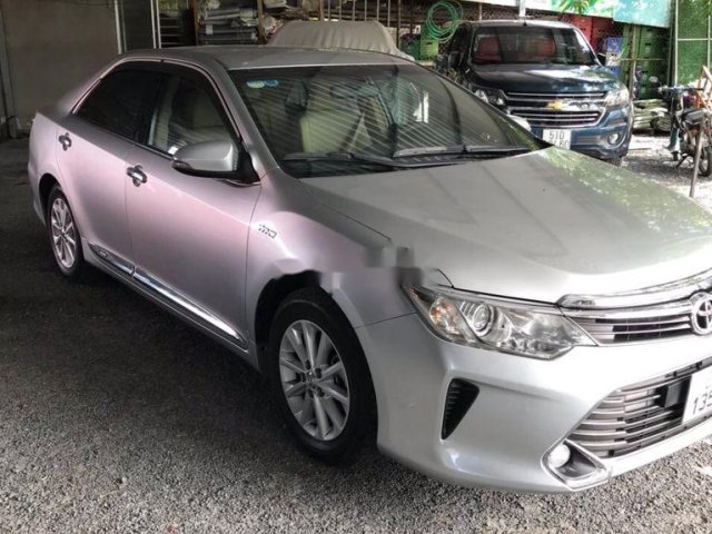 Xe Toyota Camry năm sản xuất 2015 còn mới giá cạnh tranh0