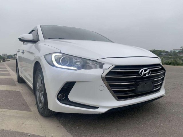 Bán Hyundai Elantra năm 2018, xe một đời chủ giá mềm0