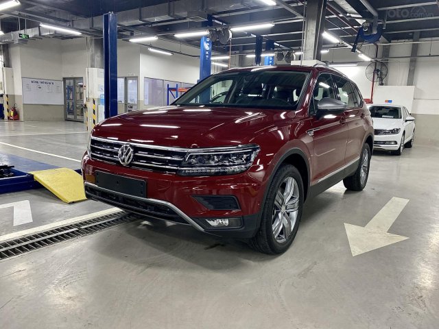 Tiguan Luxury S 2020 màu đỏ đô phiên bản Offroad - lái thử tận nhà - có xe giao ngay0