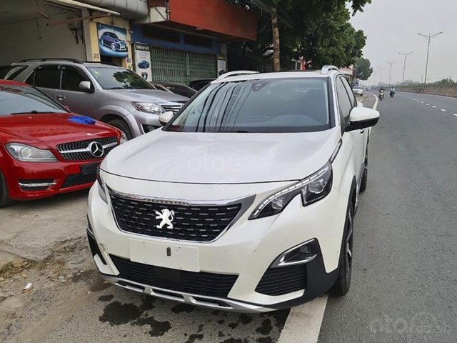 Cần bán Peugeot 3008 năm sản xuất 2018, màu trắng0