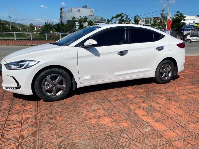 Bán Hyundai Elantra năm 2019, xe còn mới giá mềm0