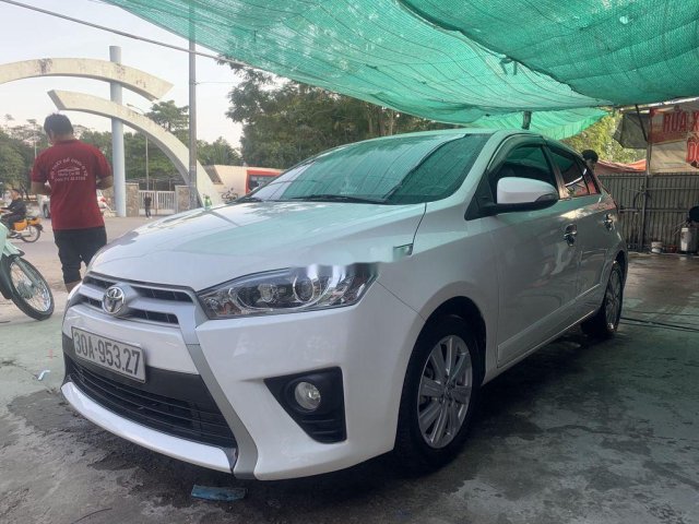 Cần bán gấp Toyota Yaris đời 2015, màu trắng, nhập khẩu0