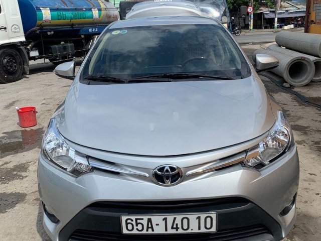 Bán Toyota Vios 2017, màu bạc chính chủ, giá 405tr0