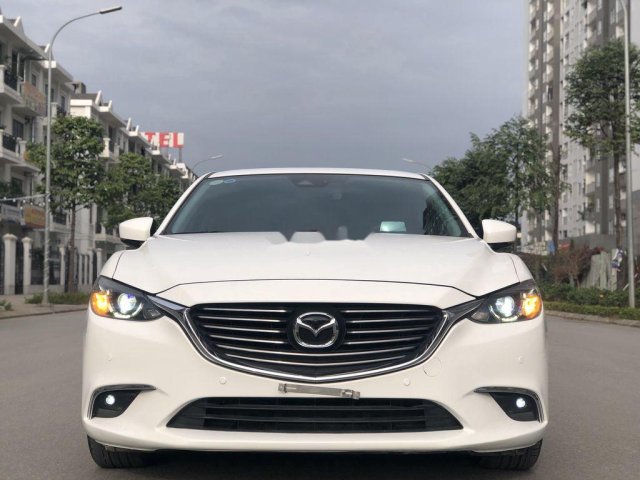 Cần bán gấp Mazda 6 2.0 Premium sản xuất 2017 còn mới0