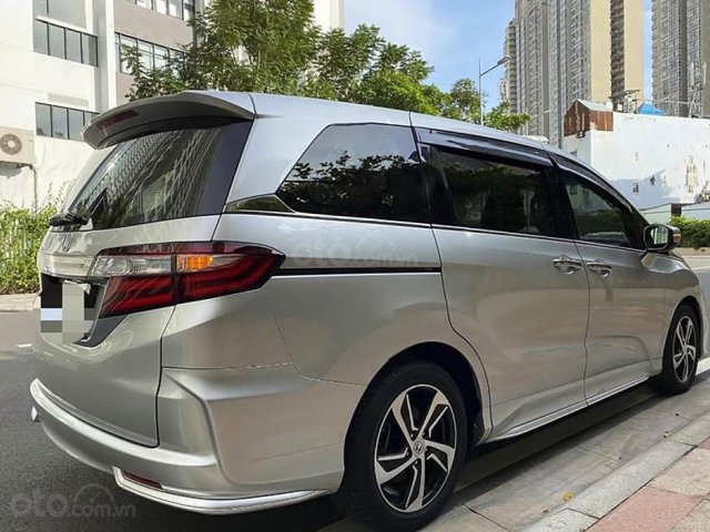 Cần bán xe Honda Odyssey năm 2016, màu bạc, nhập khẩu còn mới0