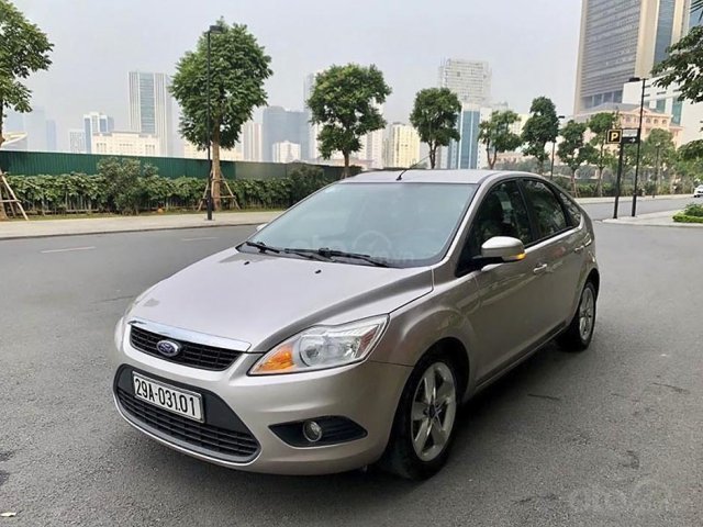 Bán Ford Focus sản xuất 2011, màu hồng còn mới, 300tr0