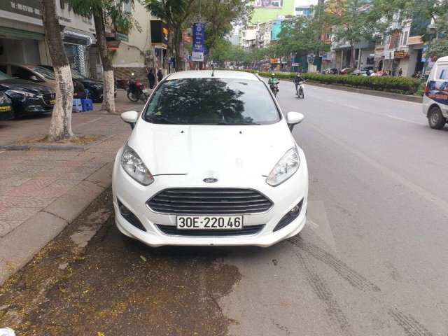 Bán ô tô Ford Fiesta sản xuất năm 2016, màu trắng 0