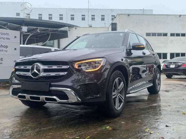 Mercedes-Benz GLC 200 - hỗ trợ lãi suất chỉ 0.66%, xe chính hãng giao trong tháng 1, thủ tục nhanh chóng