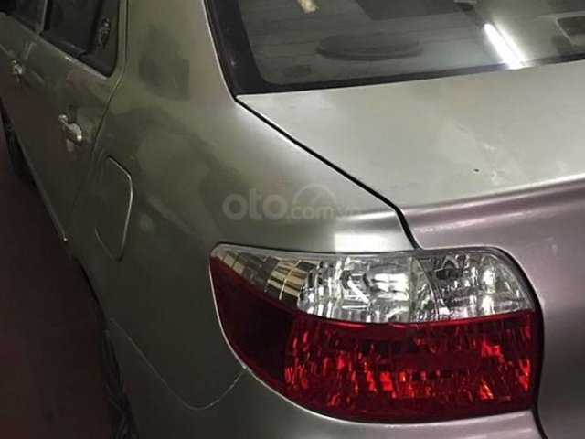 Bán Toyota Vios sản xuất 2004, màu bạc còn mới0