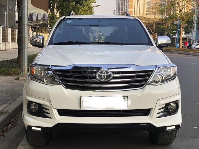 Cần bán lại xe Toyota Fortuner sản xuất 2016, màu trắng còn mới, giá tốt