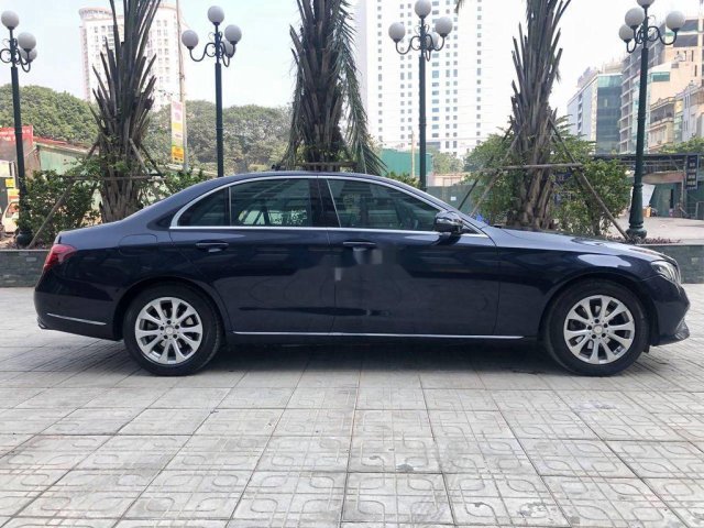 Cần bán gấp Mercedes E200 đời 2016, màu xanh 0