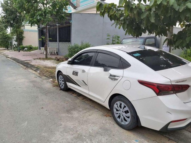 Bán Hyundai Accent sản xuất năm 2018, màu trắng