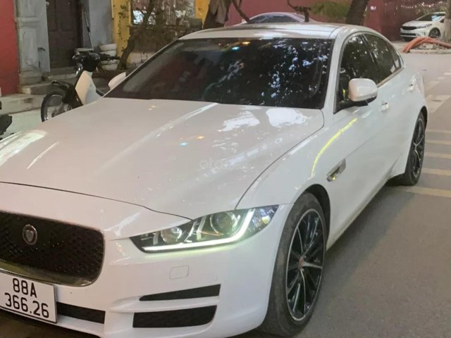 Cần bán Jaguar XE đời 2015 đăng ký lần đầu 2016 - chính chủ - xe đẹp máy zin bao kiểm tra - không đâm đụng ngập nước